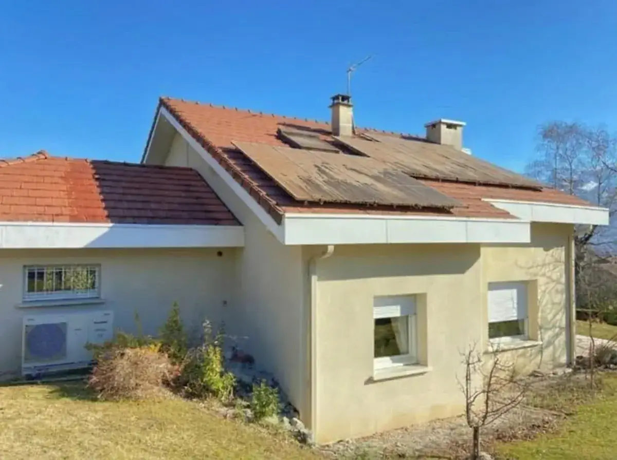 Panneaux solaires avant nettoyage – encrassés